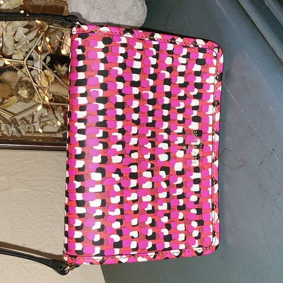 kate spade Handbags - Kate Spade  crossbody EUC